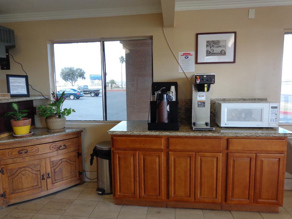 Knights Inn Phoenix At N Black Canyon Hwy Luaran gambar