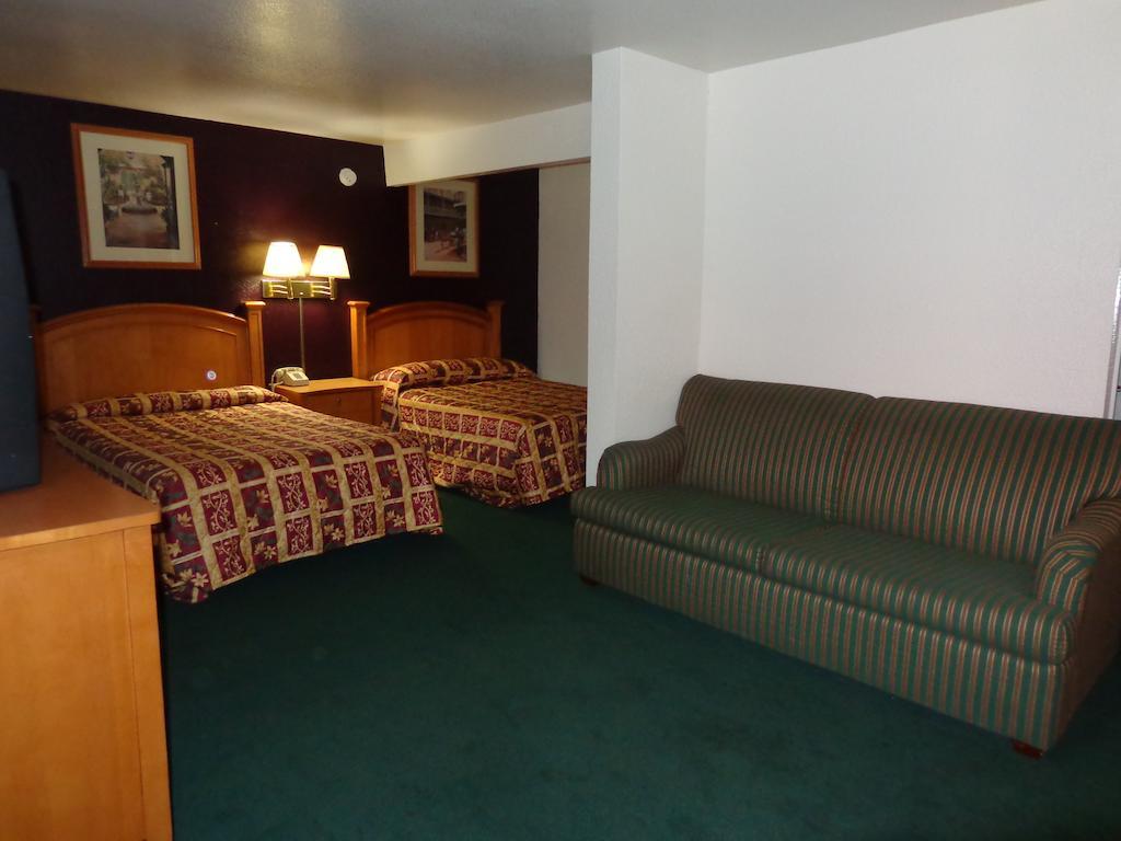 Knights Inn Phoenix At N Black Canyon Hwy Luaran gambar