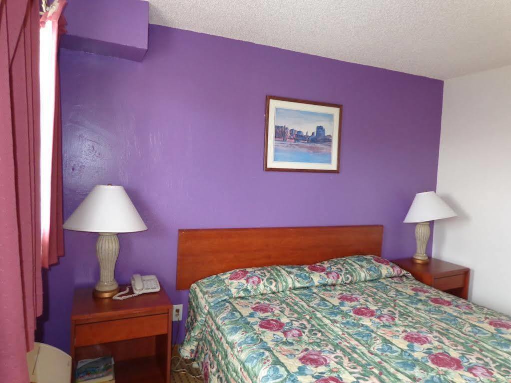 Knights Inn Phoenix At N Black Canyon Hwy Luaran gambar
