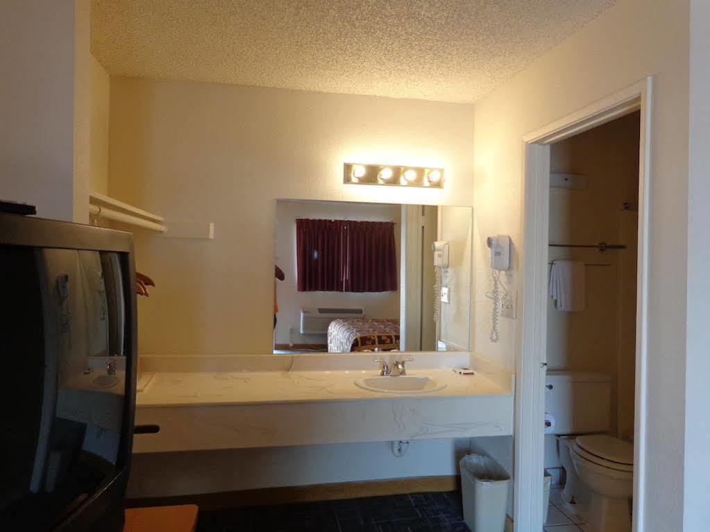 Knights Inn Phoenix At N Black Canyon Hwy Luaran gambar