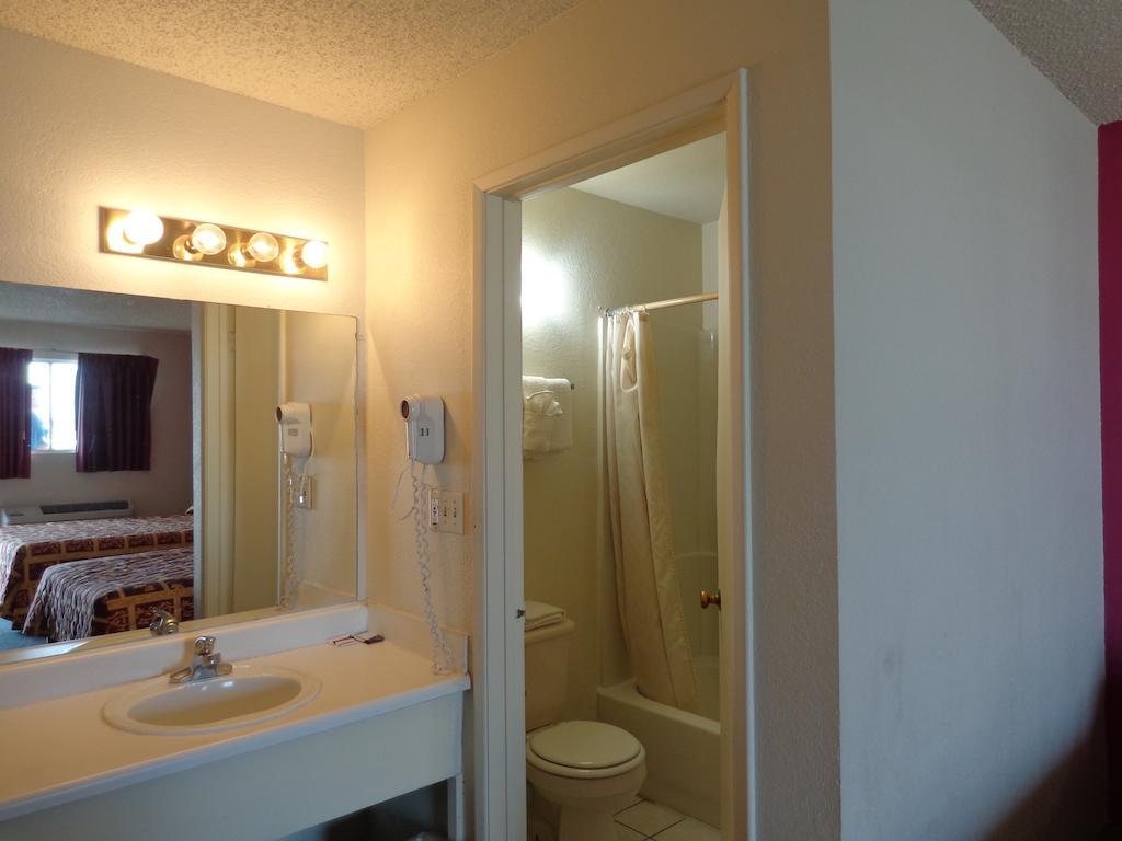 Knights Inn Phoenix At N Black Canyon Hwy Luaran gambar